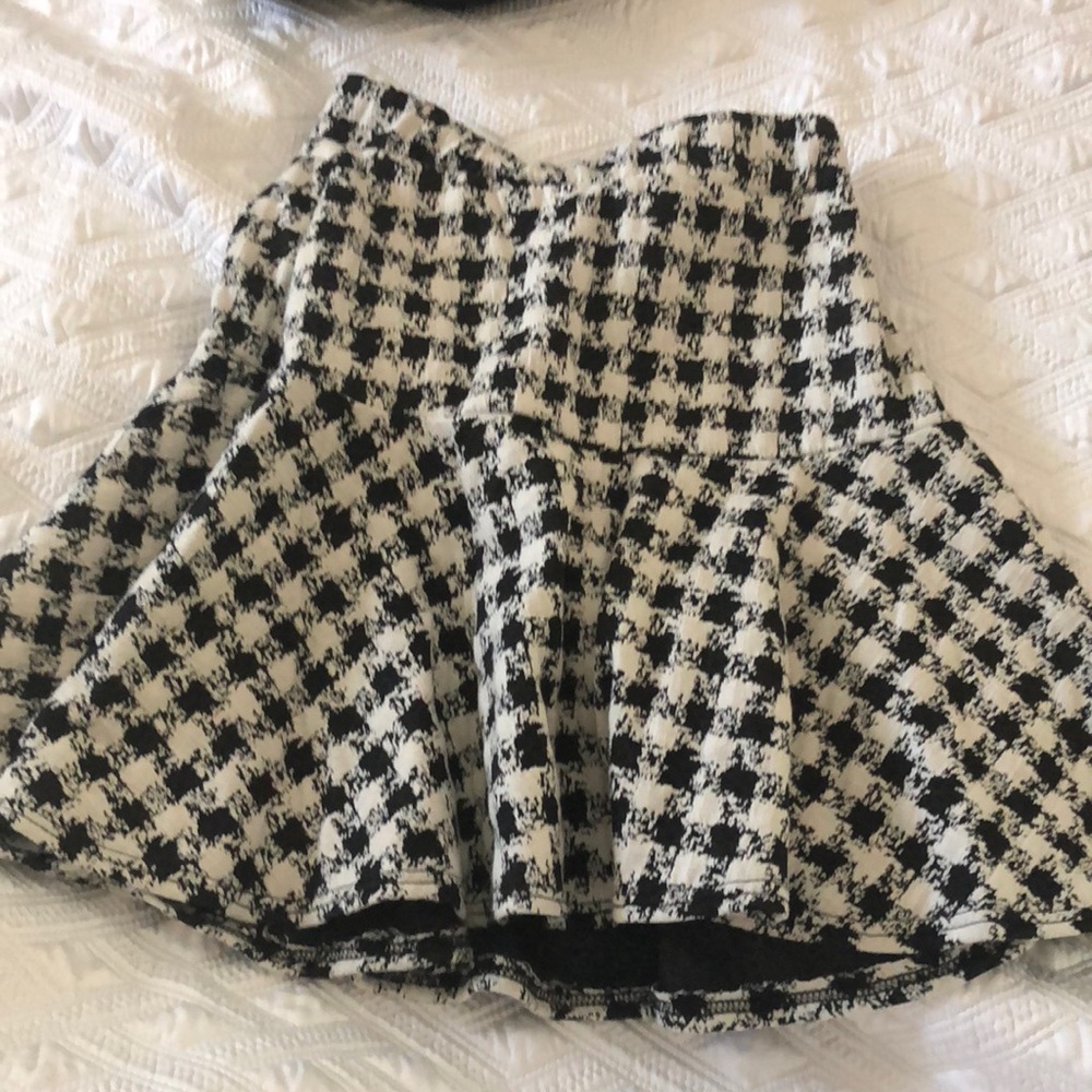 Stylish Black and White Women's Skirt